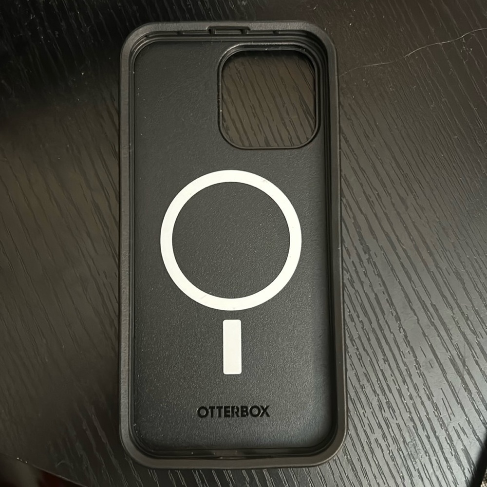iPhone 14 Pro Max Otterbox Magsafe case black